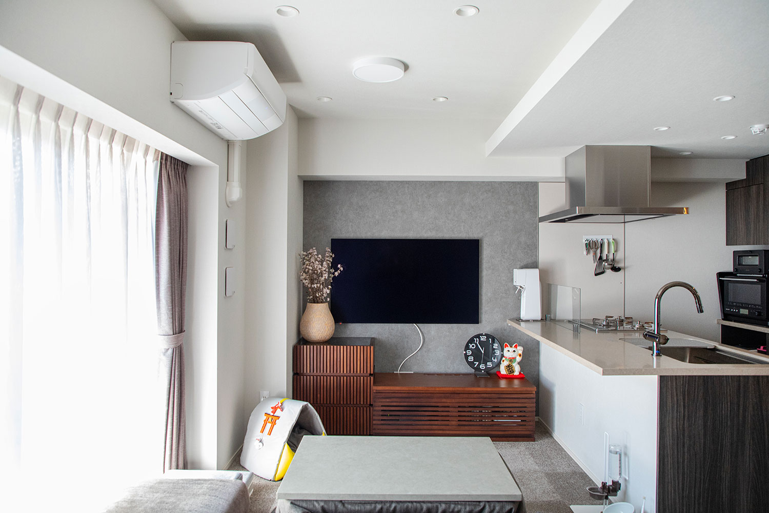 M�l�@ �s�A�[�X�l�JHills