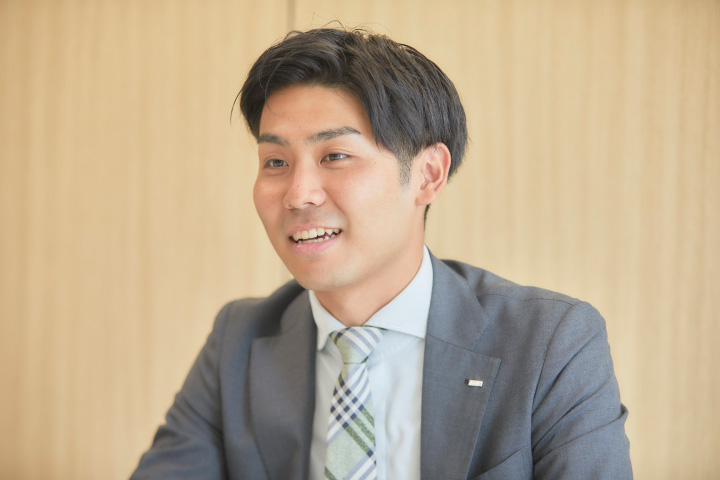 インタビュー 不動産投資事業部　萩原 健太