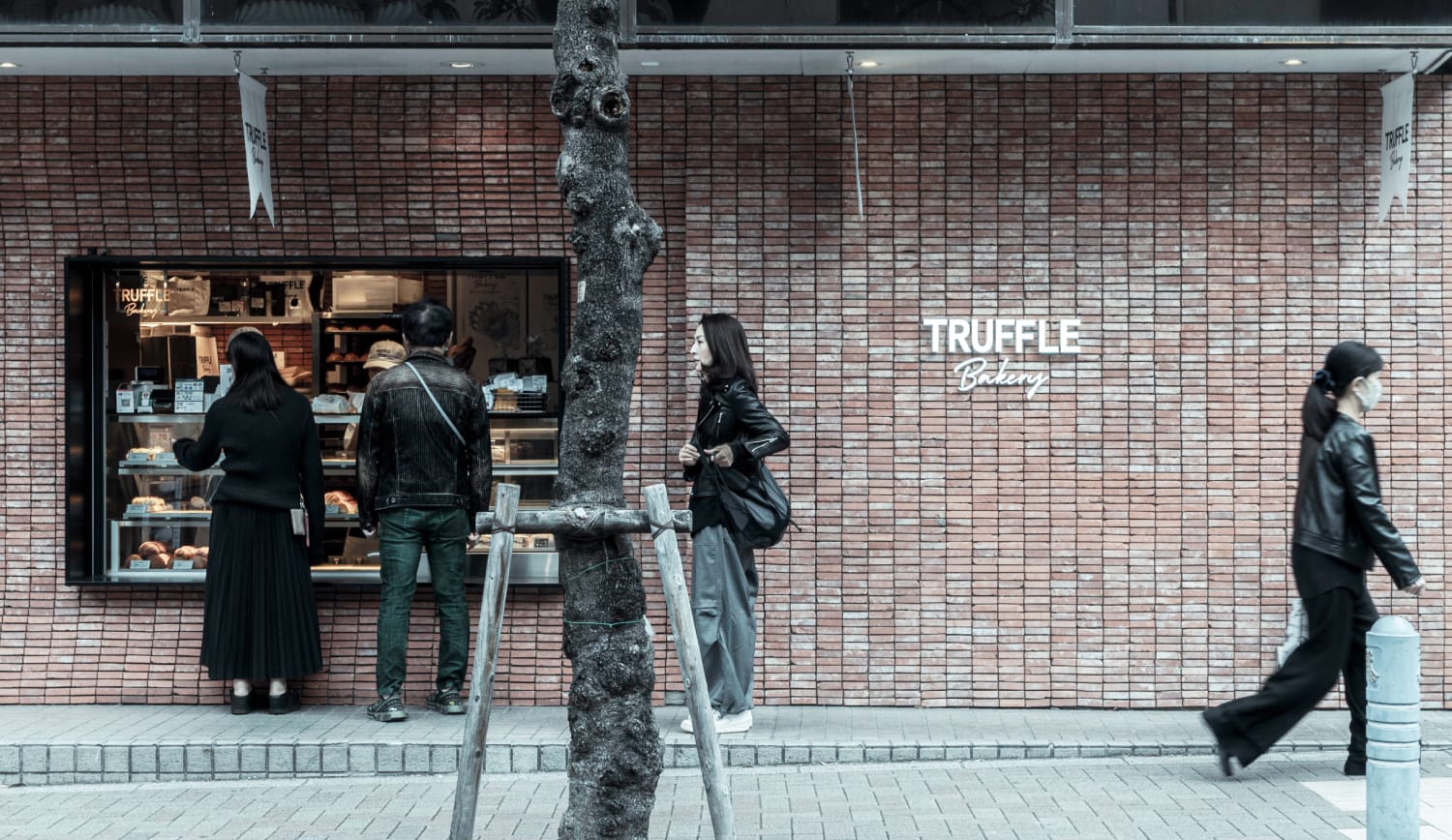 「三軒茶屋」駅周辺の町並み（徒歩10分/約750m）