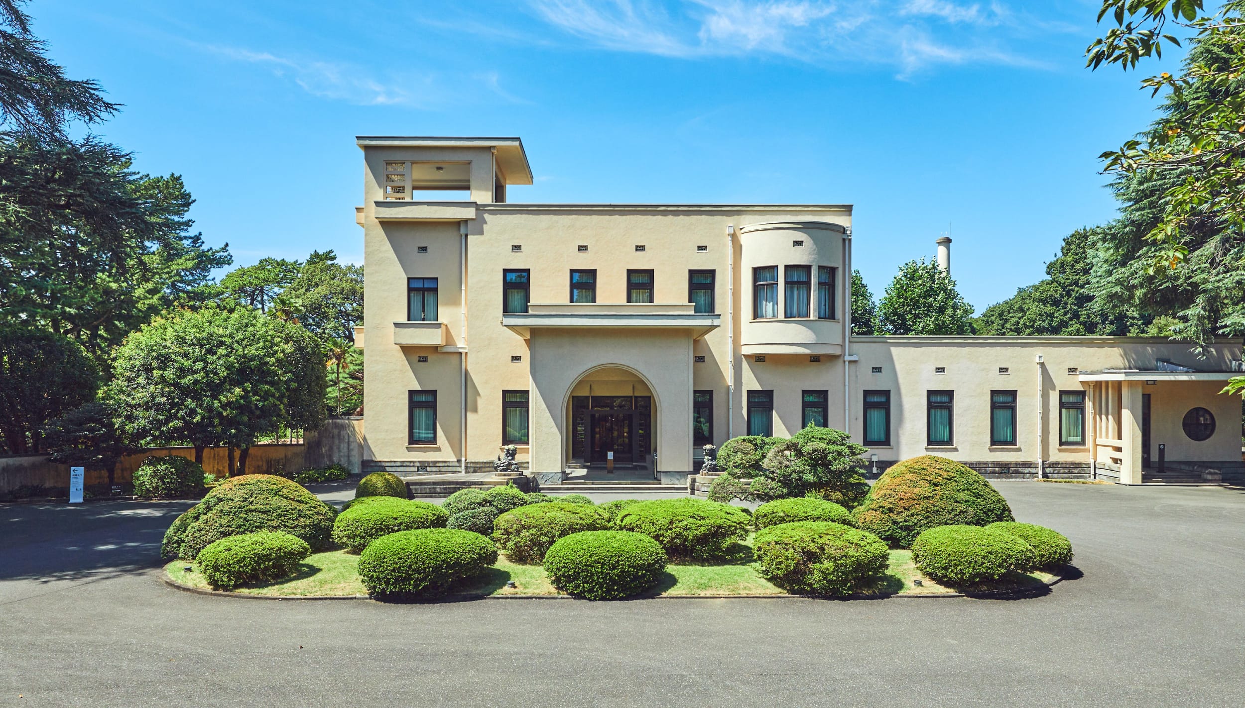 国立科学博物館附属自然教育園（徒歩4分/約290m）画像提供：国立科学博物館附属自然教育園